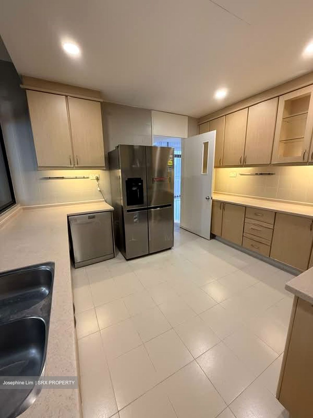 The Colonnade (D10), Condominium #578712631